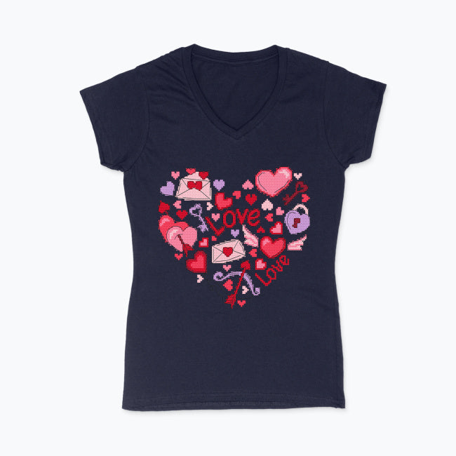 Koszulka damska V-neck z nadrukiem haftu - Serce Love