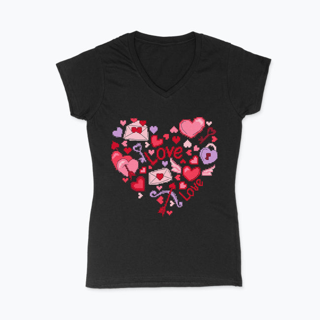Koszulka damska V-neck z nadrukiem haftu - Serce Love